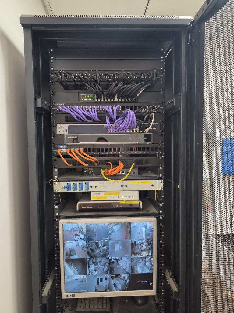 מערכות מתח נמוך ותקשורת